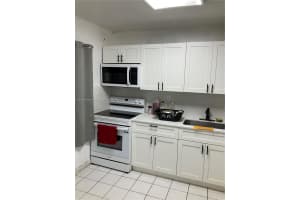 510 W Park Dr APT 104, Miami, FL 33172, Sold 09/15/25
