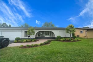 8850 Nw 3rd St, Pembroke Pines