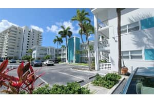 419 Golden Isles Dr 105, Hallandale Beach