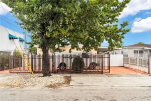 31 SW 58th Ct, Miami, FL 33144, - MLS#A11824770