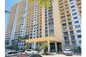290 174th St APT 316, Sunny Isles Beach, FL 33160, Sold 07/24/25
