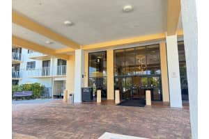290 174th St APT 316, Sunny Isles Beach, FL 33160, Sold 07/24/25