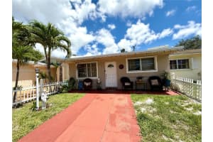 820 N Golf Dr, Hollywood