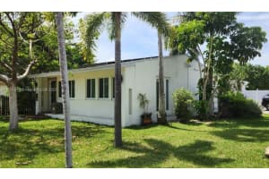 1607 Moffett St, Hollywood