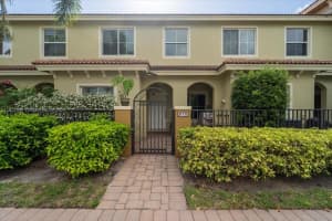 370 Lake Monterey Cir, Boynton Beach