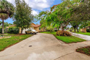16859 Crestview Ln, Weston, FL 33326, - MLS#A11825155