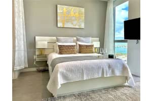 227 Ne 2nd St 2713, Miami