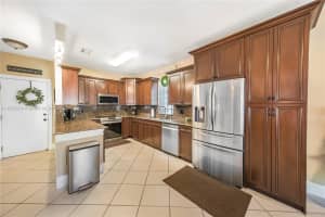 111 Nw 151st Ave Pembroke Pines, FL 33028 - MLS#A11825248
