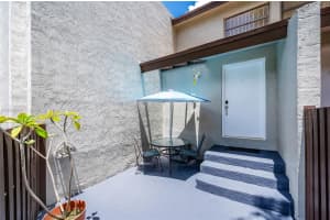 10010 Nw 9th St Cir 203, Miami