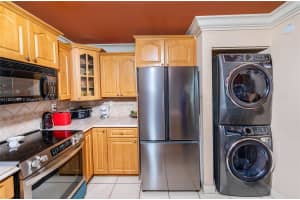 10010 NW 9th St Cir APT 203, Miami, FL 33172, - MLS#A11825464