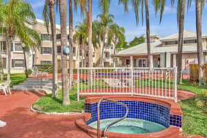 2820 N Oakland Forest Dr 308, Oakland Park