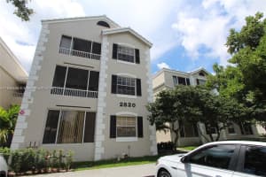 2820 N Oakland Forest Dr APT 308, Oakland Park, FL 33309, - MLS#A11825535