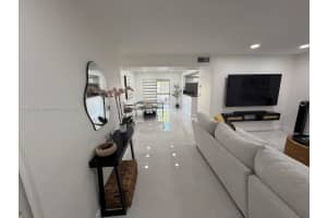 8401 Sw 107th Ave 364e, Miami