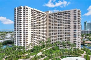 2500 Parkview Dr 1603, Hallandale Beach