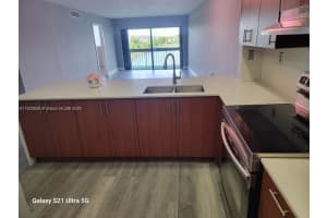 10288 NW 9th St Cir APT 306, Miami, FL 33172, - MLS#A11825656