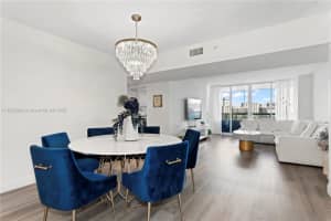21205 Yacht Club Dr 810, Aventura