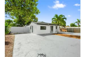10321 Nw 32nd Pl, Miami