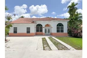 25 Ludlam Dr, Miami Springs