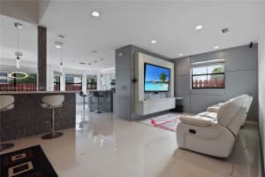 10040 NW 10th St, Miami, FL 33172, Sold 10/29/25