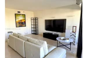 1000 Island Blvd 905, Aventura