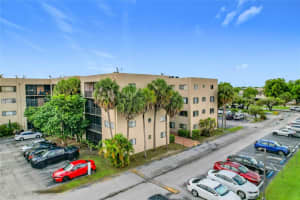 8635 Nw 8th St 103, Miami