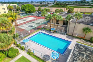 8635 NW 8th St 103, Miami, FL 33126 - MLS#A11825906