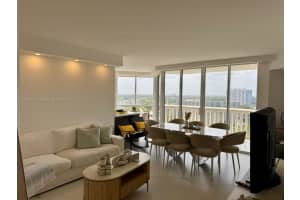 1000 Island Blvd 1410, Aventura