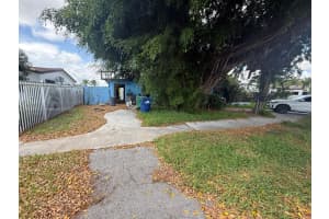 10315 SW 42nd St, Miami, FL 33165, Sold 08/25/25