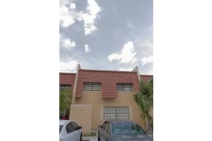 35 Pleasant Hill Ln, Tamarac