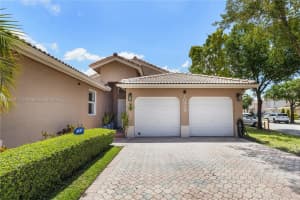 10989 Nw 73rd Ter Doral, FL 33178 - Off Market