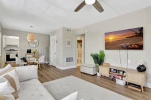 1900 NE 8th Ct APT 201, Fort Lauderdale, FL 33304, - MLS#A11826117