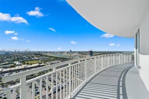 1745 E Hallandale Beach Blvd, Hallandale Beach, FL 33009, - MLS#A11826120