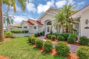 1137 SW Lighthouse Dr, Palm City, FL 34990 - MLS#A11826152