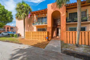 7204 Fairway Dr I25, Miami Lakes