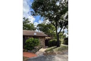 316 Briarwood Cir # 4-17, Hollywood, FL 33024, - MLS#A11826311