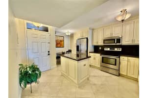 6404 Coral Lake Dr 104, Margate