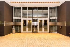 60 Sw 13th St 3805, Miami