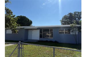 954 W 72nd Pl, Hialeah