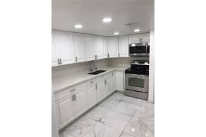 1555 W 44th Pl APT 334, Hialeah, FL 33012, - MLS#A11826543
