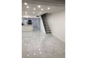 1555 W 44th Pl APT 334, Hialeah, FL 33012, - MLS#A11826543