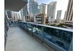 200 Biscayne Boulevard Way 701, Miami