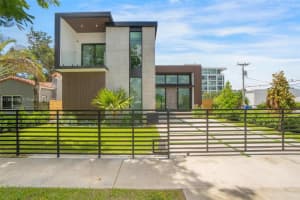 630 Ne 82nd Ter, Miami
