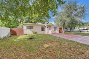 6310 Mayo St, Hollywood
