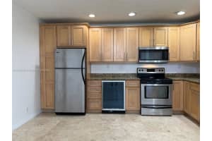 530 NE 15th Ct APT 6, Fort Lauderdale, FL 33304, - MLS#A11826638