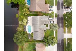 1732 Sw 103rd Ln, Davie