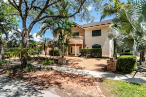 7235 S Prestwick Pl, Miami Lakes, FL 33014, Sold 07/28/25