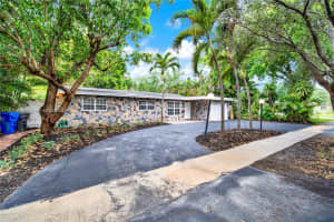 MLS# A11826745, Hollywood, Florida 33023