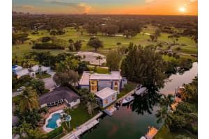 1009 Ne 104th St, Miami Shores