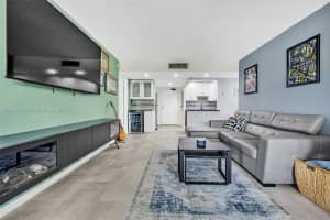 220 Lakeview Dr APT 308, Weston, FL 33326, - MLS#A11826796