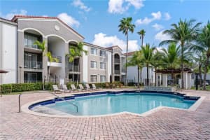 6821 Sw 44th St 304, Miami